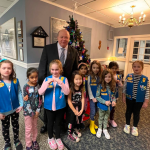 Daisy-Troop-98537-with-Mayor